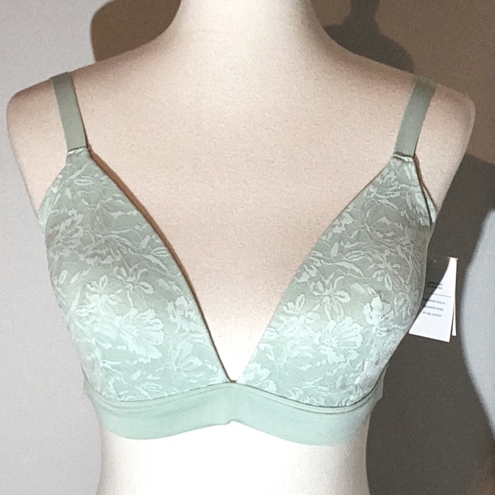 Auden bra, 🆕 lightly lined, wire free, 36D, adjustable closure,adjustable straps